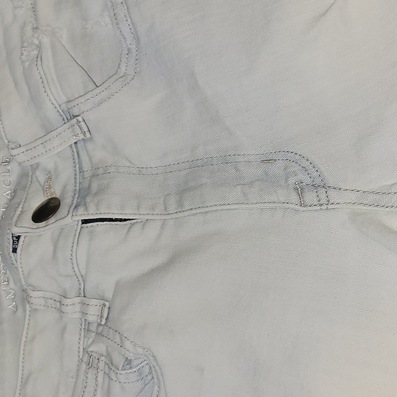 AMERICAN EAGLE HIGH RISE SHORTIE - Picture 2 of 8